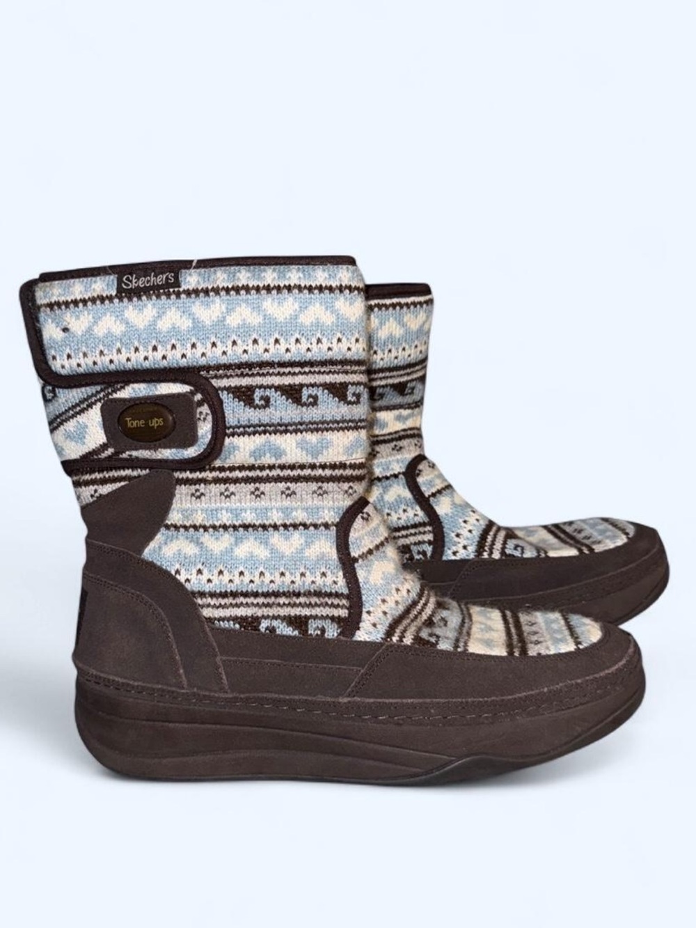 Vintage Skechers Women's Brown and Light Blue Patterned Winter Boots